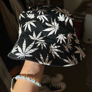 4/20 bucket hat